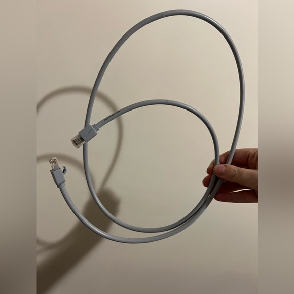 Insignia 1.2m (4 ft.) Cat6 Ethernet Cable - Grey - Picture 2 of 3